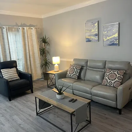 Huge One Bedroom With 2 Queen Size Beds